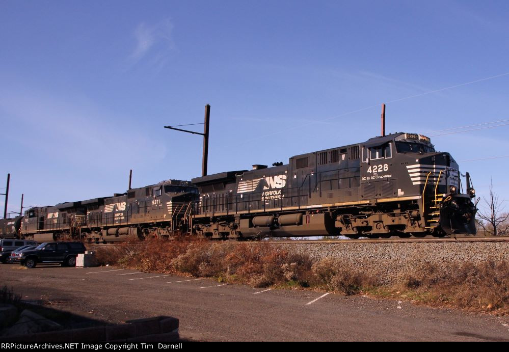 NS 4228 leads 26T